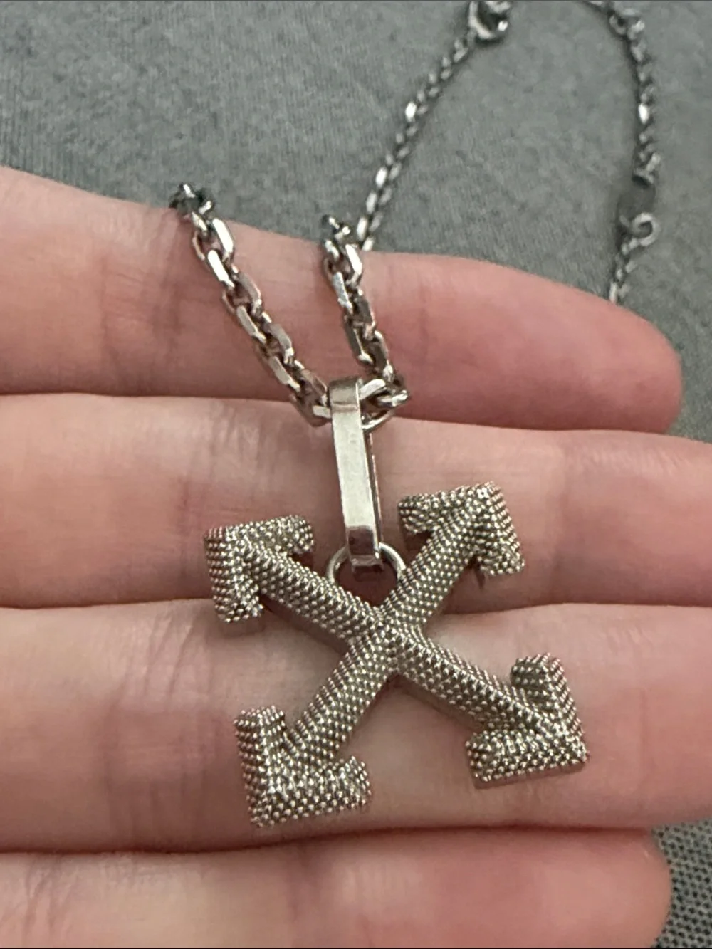Off-White Industrial Texture Arrow Necklace